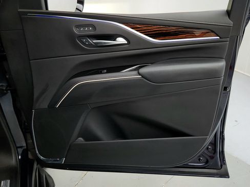 Certified 2023 Cadillac Escalade Premium Luxury AWD/4WD image 30