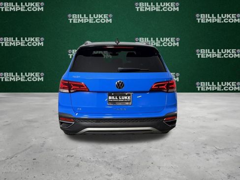 Used 2023 Volkswagen Taos SE w/ Panoramic Sunroof Package FWD image 6