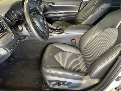 Used 2024 Toyota Camry SE w/ Cold Weather Package FWD image 20