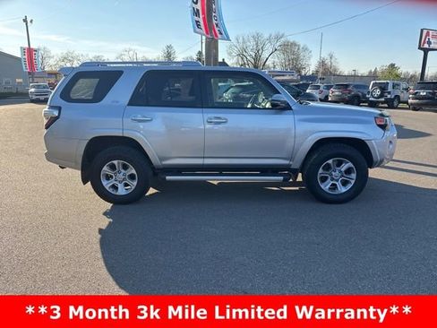Used 2017 Toyota 4Runner SR5 Premium image 2
