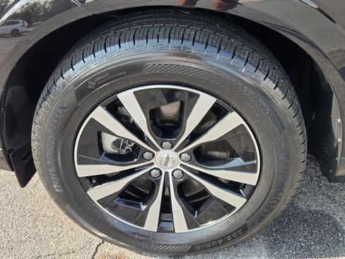 Certified 2024 Volvo XC60 T8 Core AWD/4WD image 24