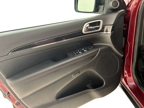 Used 2018 Jeep Grand Cherokee Trailhawk w/ Trailhawk Luxury Group image 13