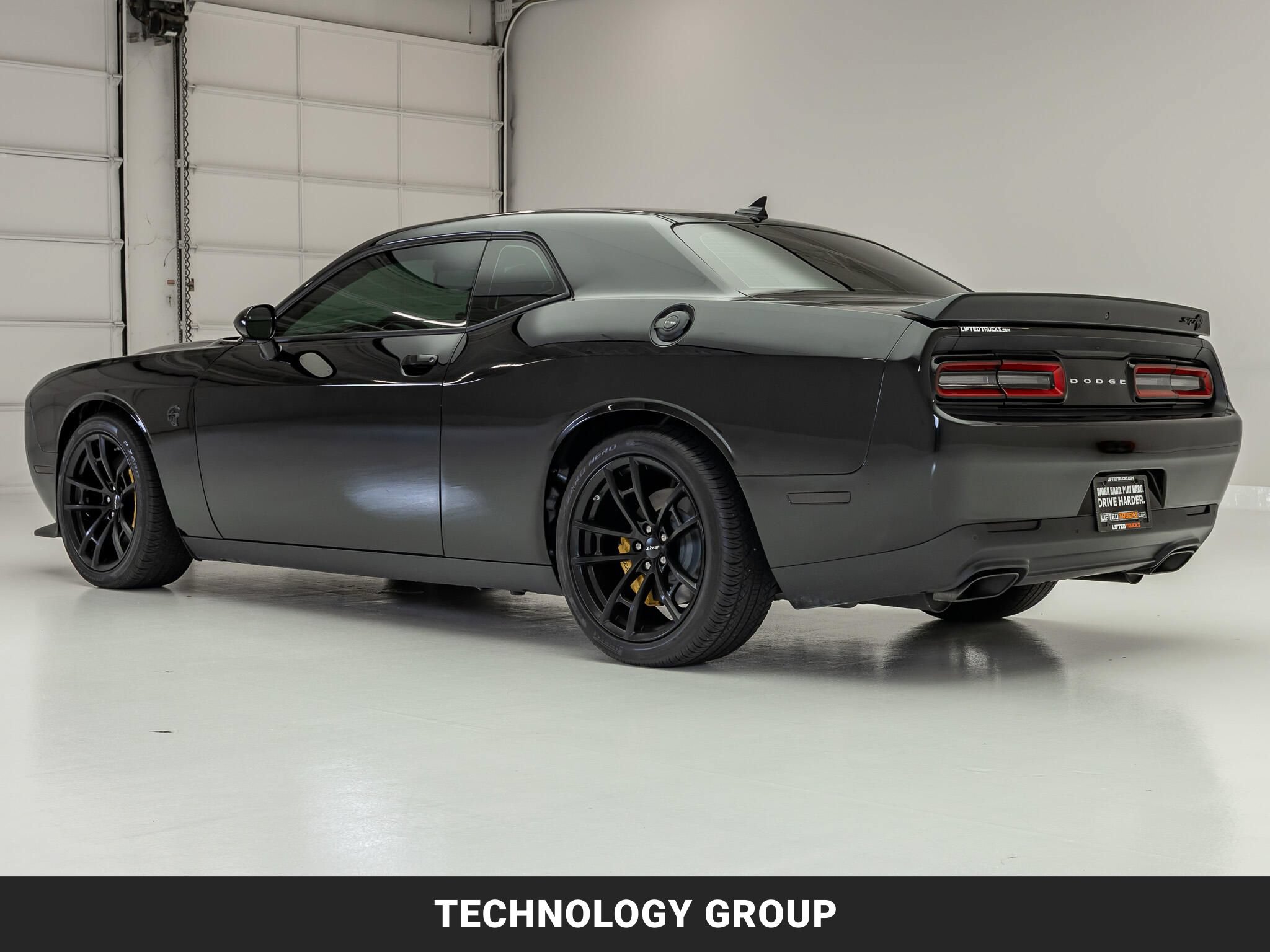 Used 2023 Dodge Challenger SRT Hellcat w/ Driver Convenience Group RWD image 6