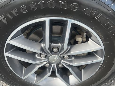 Used 2018 Jeep Grand Cherokee Limited w/ Trailer Tow Group IV image 12