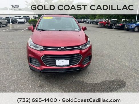 Used 2019 Chevrolet Trax LT w/ Sun & Sound Package AWD/4WD image 5