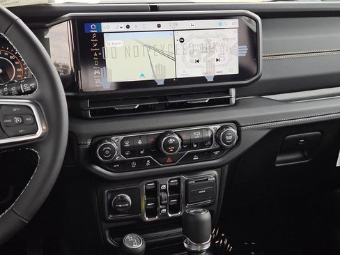 New 2025 Jeep Wrangler Unlimited Sahara w/ Technology Group image 23