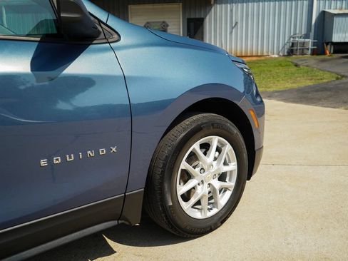 Used 2024 Chevrolet Equinox LS w/ LS Convenience Package FWD image 18