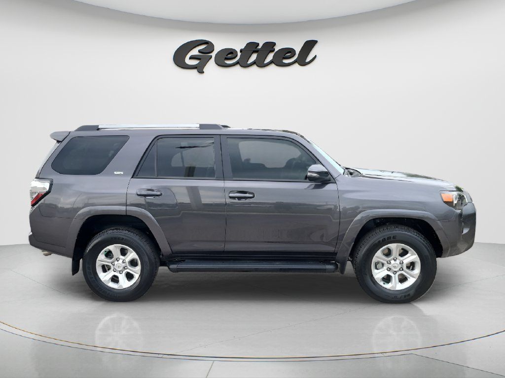Used 2023 Toyota 4Runner SR5 Premium w/ Moonroof Package AWD/4WD image 4