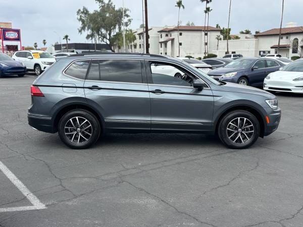 Used 2021 Volkswagen Tiguan SE FWD image 2