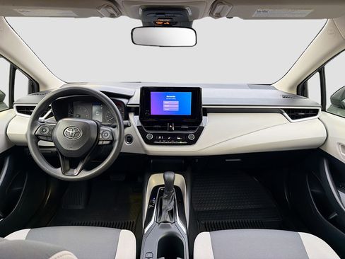 Used 2023 Toyota Corolla LE w/ LE Convenience Package image 4