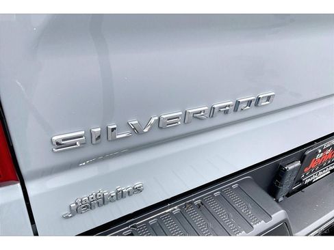 Used 2024 Chevrolet Silverado 1500 ZR2 w/ Technology Package AWD/4WD image 33