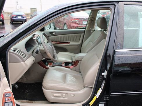Used 2006 Toyota Camry XLE FWD image 12