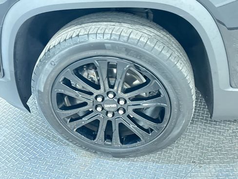 Used 2023 GMC Acadia SLE w/ Elevation Edition image 10