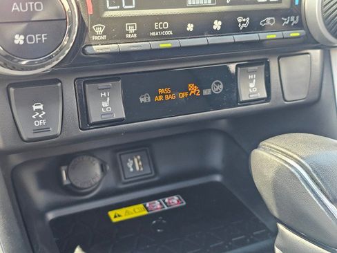 Used 2023 Toyota RAV4 XSE AWD/4WD image 37