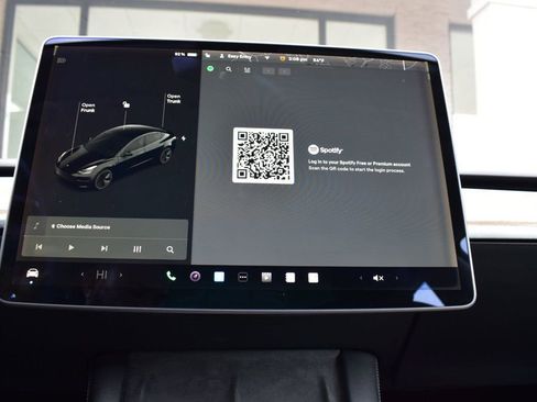 Used 2021 Tesla Model 3 Standard Range Plus image 32