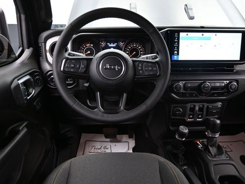 Used 2025 Jeep Wrangler Sport AWD/4WD image 13