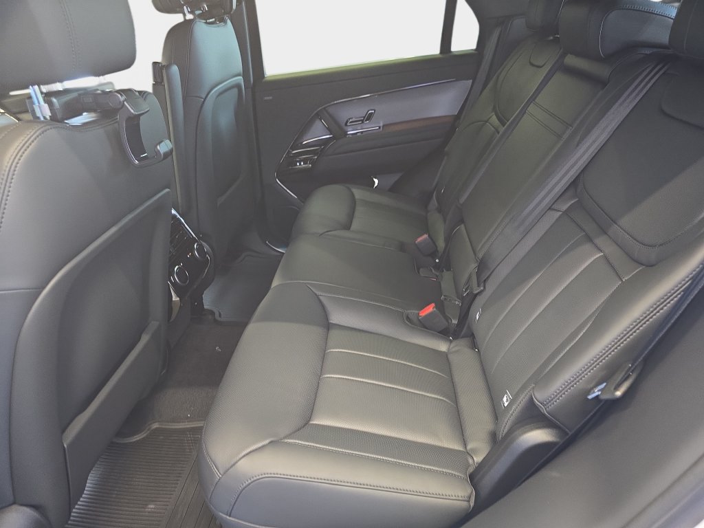 New 2026 Land Rover Range Rover Sport SE AWD/4WD image 11