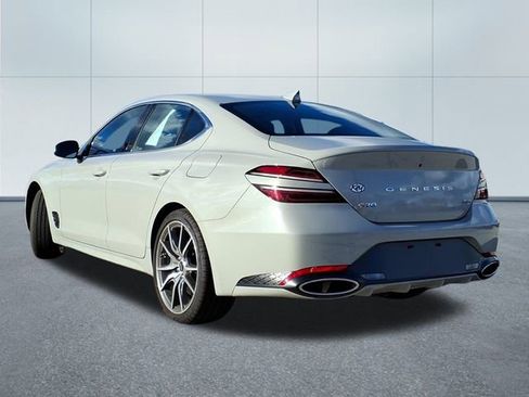 Used 2025 Genesis G70 2.5T image 3