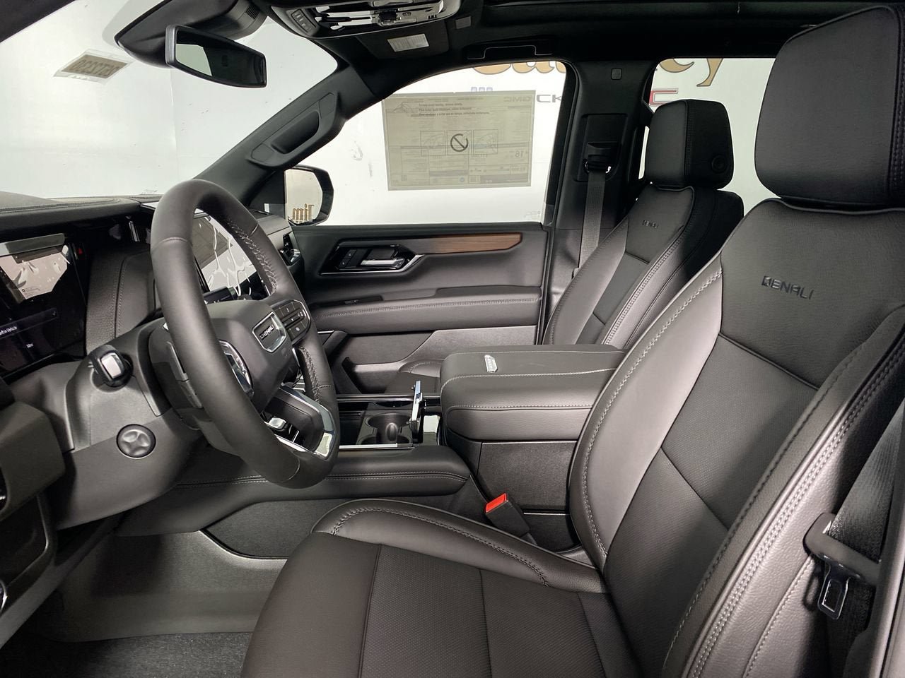 New 2026 GMC Yukon Denali w/ Sun & Power Step Package AWD/4WD image 11