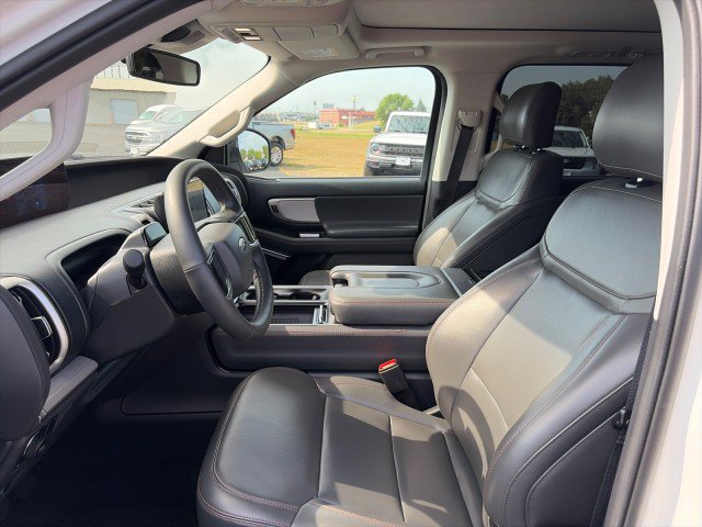 Used 2025 Ford Expedition Active AWD/4WD image 9