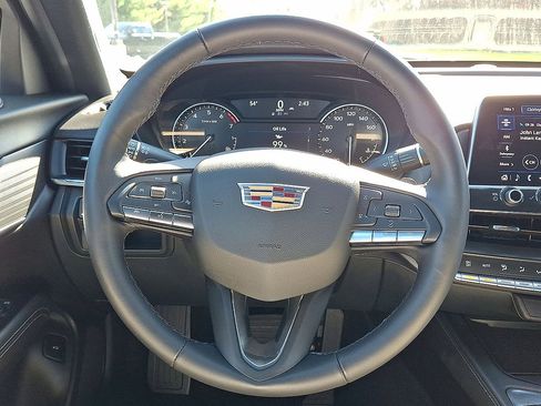 Used 2024 Cadillac CT4 Luxury RWD image 17