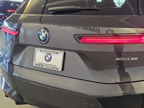 Used 2024 BMW iX xDrive50 w/ Sport Package AWD/4WD image 7