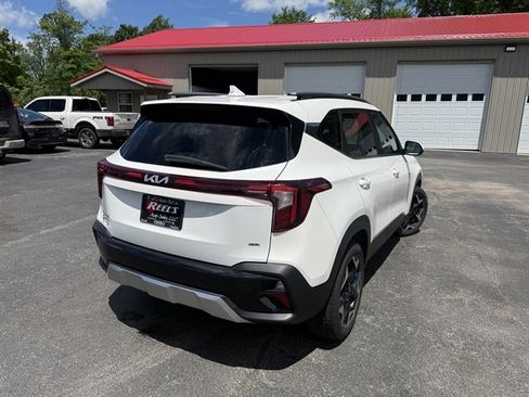 Used 2024 Kia Seltos EX AWD/4WD image 25