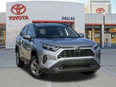 Used 2025 Toyota RAV4 XLE FWD image 1