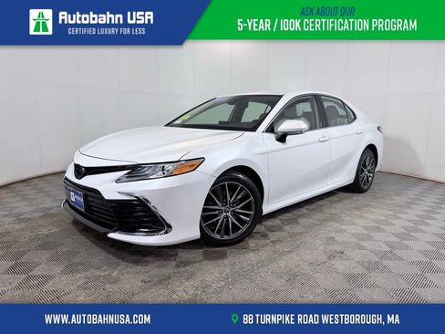Used 2023 Toyota Camry XLE w/ Cold Weather Package AWD/4WD image 1