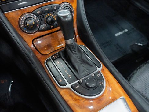 Used 2008 Mercedes-Benz SL 55 AMG image 40