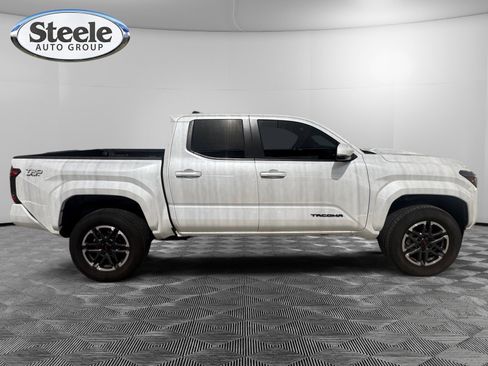 Used 2024 Toyota Tacoma TRD Sport w/ TRD Sport Upgrade Package AWD/4WD image 6