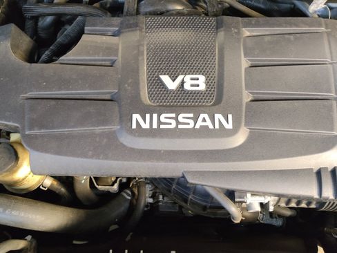 Used 2017 Nissan Titan SV image 30