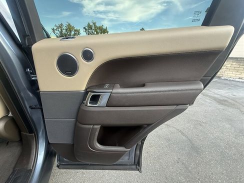 Used 2019 Land Rover Range Rover Sport SE image 38