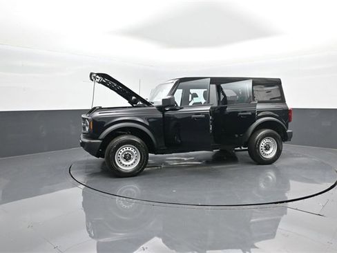 New 2025 Ford Bronco Base image 43