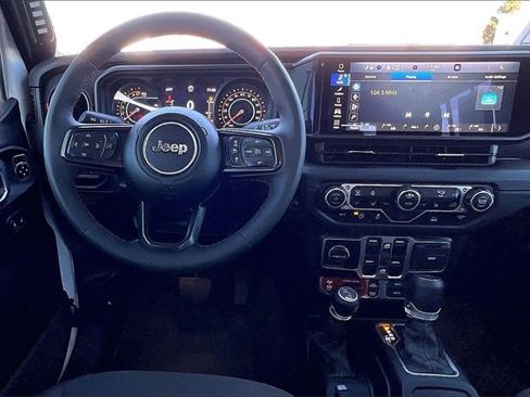 Used 2024 Jeep Gladiator Rubicon w/ Convenience Group image 5