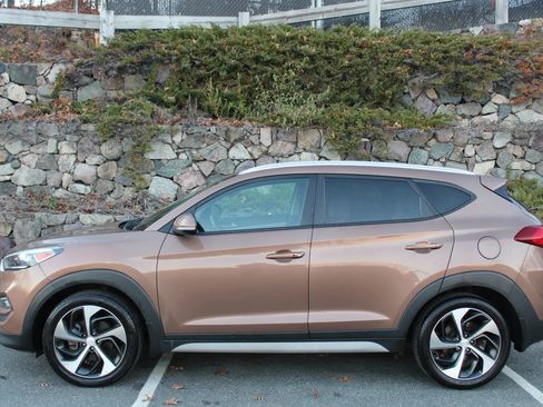 Used 2017 Hyundai Tucson Sport image 6