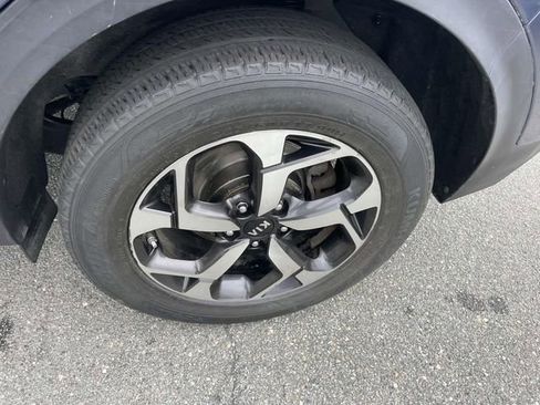 Used 2022 Kia Sportage LX image 13