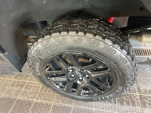 Used 2022 Chevrolet Silverado 1500 LT Trail Boss w/ Convenience Package II image 5