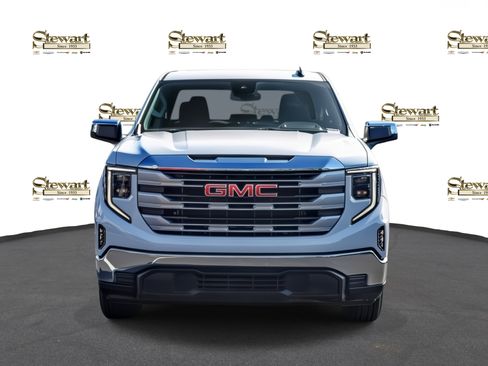 Used 2024 GMC Sierra 1500 SLE image 2