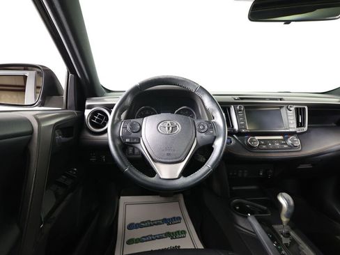 Used 2016 Toyota RAV4 SE image 29