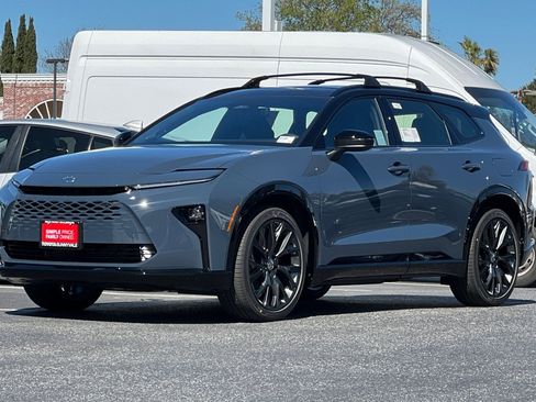 New 2026 Toyota Crown Signia image 2