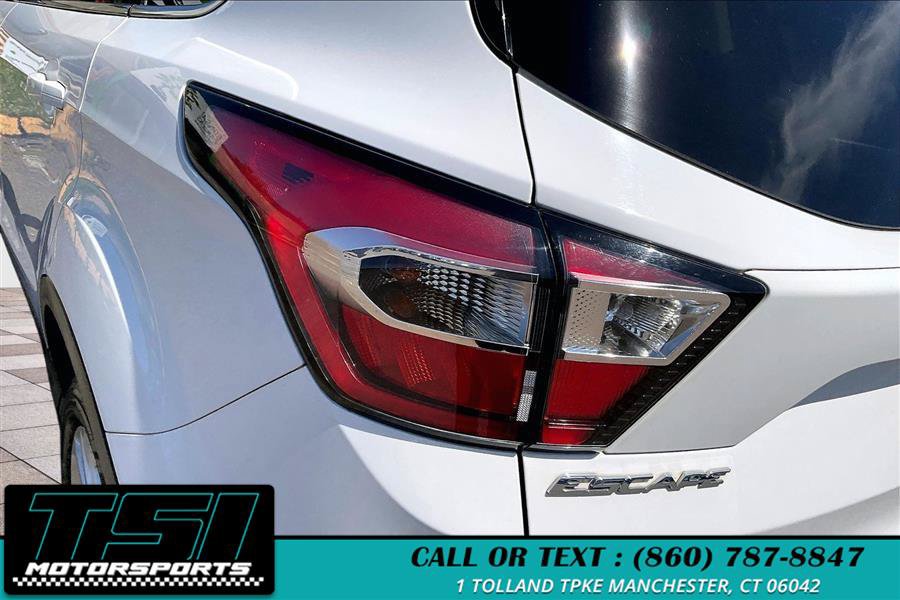 Used 2017 Ford Escape SE AWD/4WD image 30