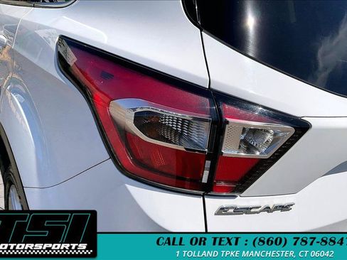 Used 2017 Ford Escape SE AWD/4WD image 30