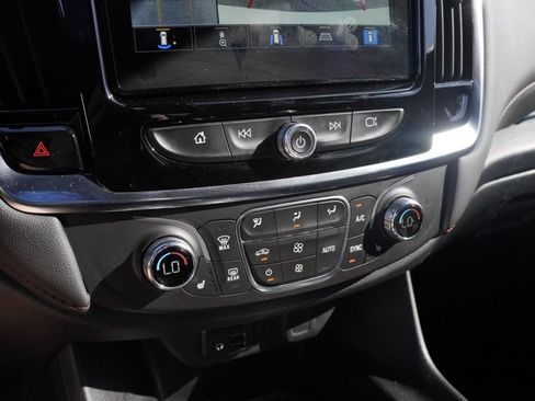 Used 2023 Chevrolet Traverse RS w/ LPO, Cargo Package image 17