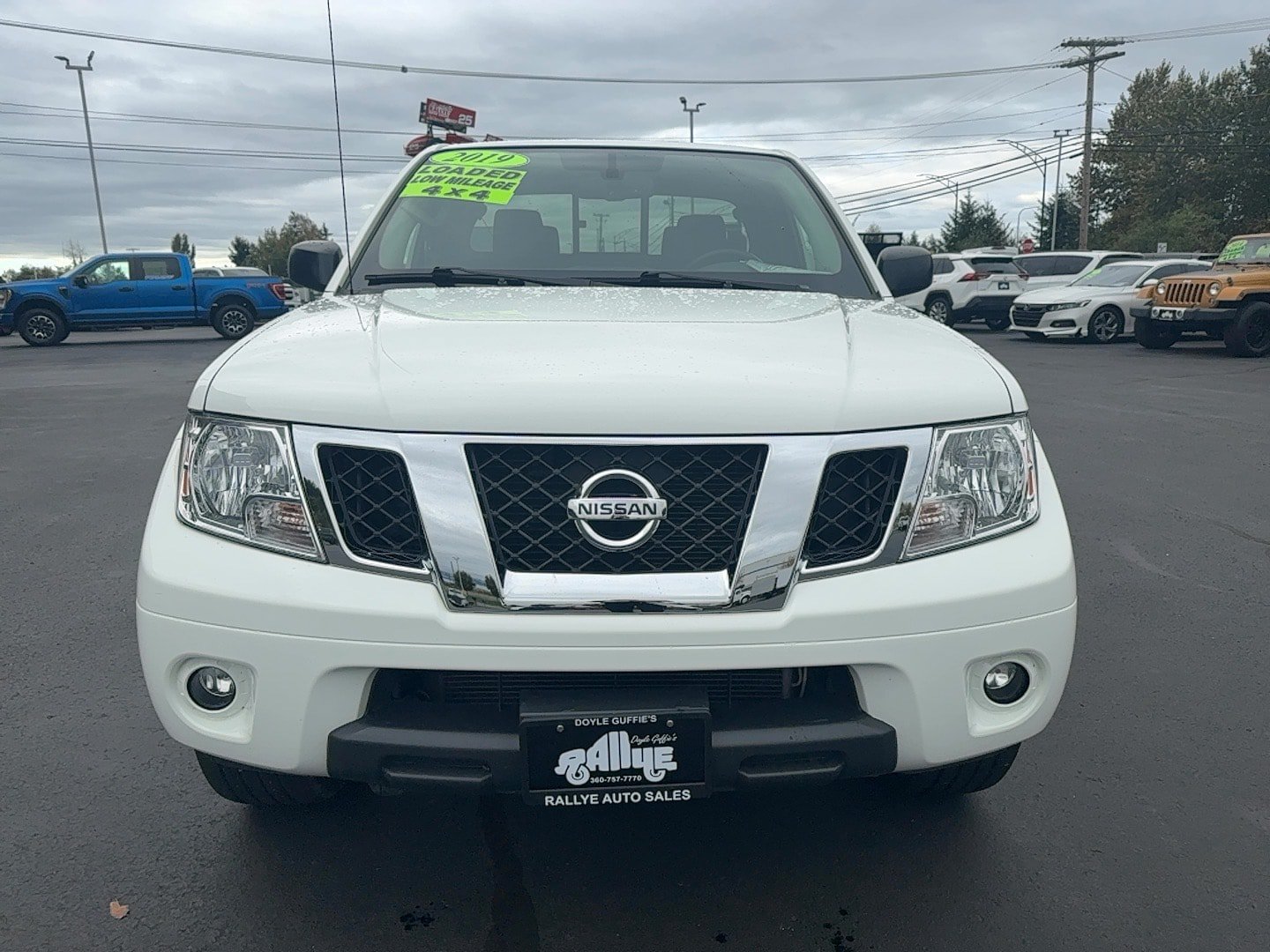 Used 2019 Nissan Frontier SV w/ Value Truck Package AWD/4WD image 2