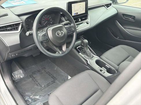 Certified 2025 Toyota Corolla LE image 9