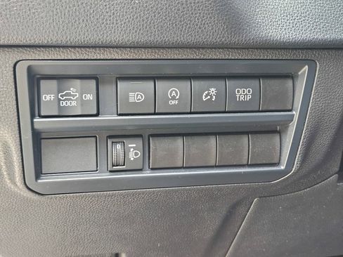 Used 2024 Toyota Tundra SR5 w/ SR5 Premium Package AWD/4WD image 17