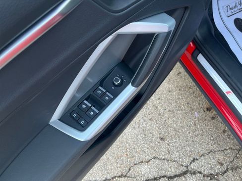 Used 2025 Audi Q3 2.0T Premium image 12