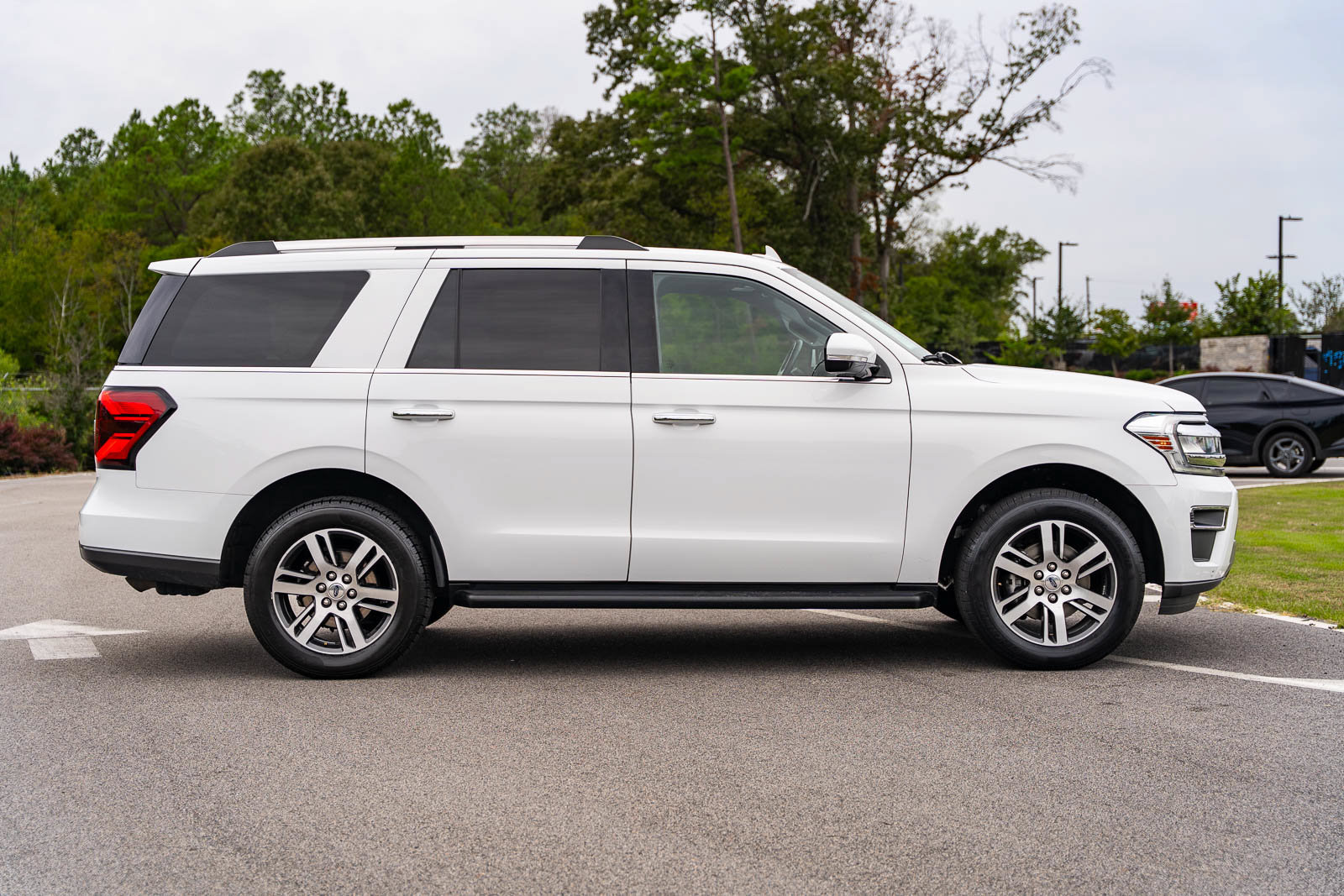 Used 2024 Ford Expedition Limited RWD image 8
