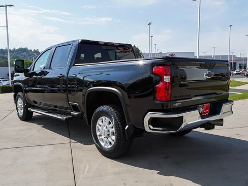 Used 2024 Chevrolet Silverado 2500 LT AWD/4WD image 6